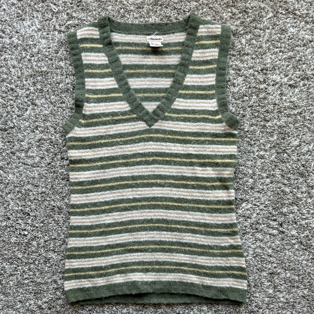 Abercrombie and Fitch sweater vest Sz M GUC